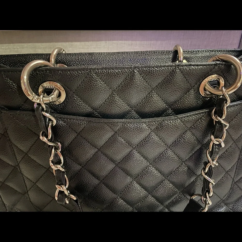 🎉HOST PICK🎉CHANEL Caviar Classic tote - Picture 7 of 10